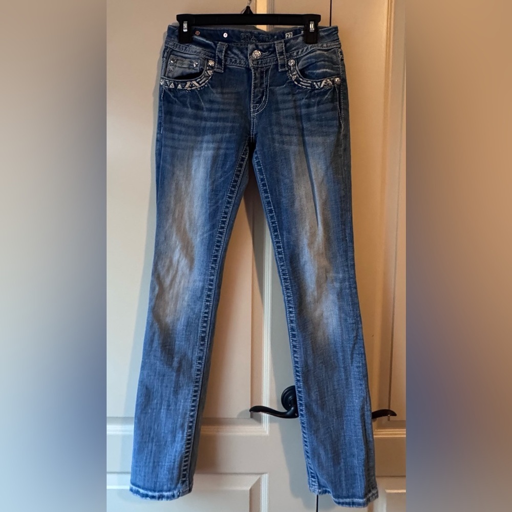 Miss Me brand low rise Jeans, Straight Leg .